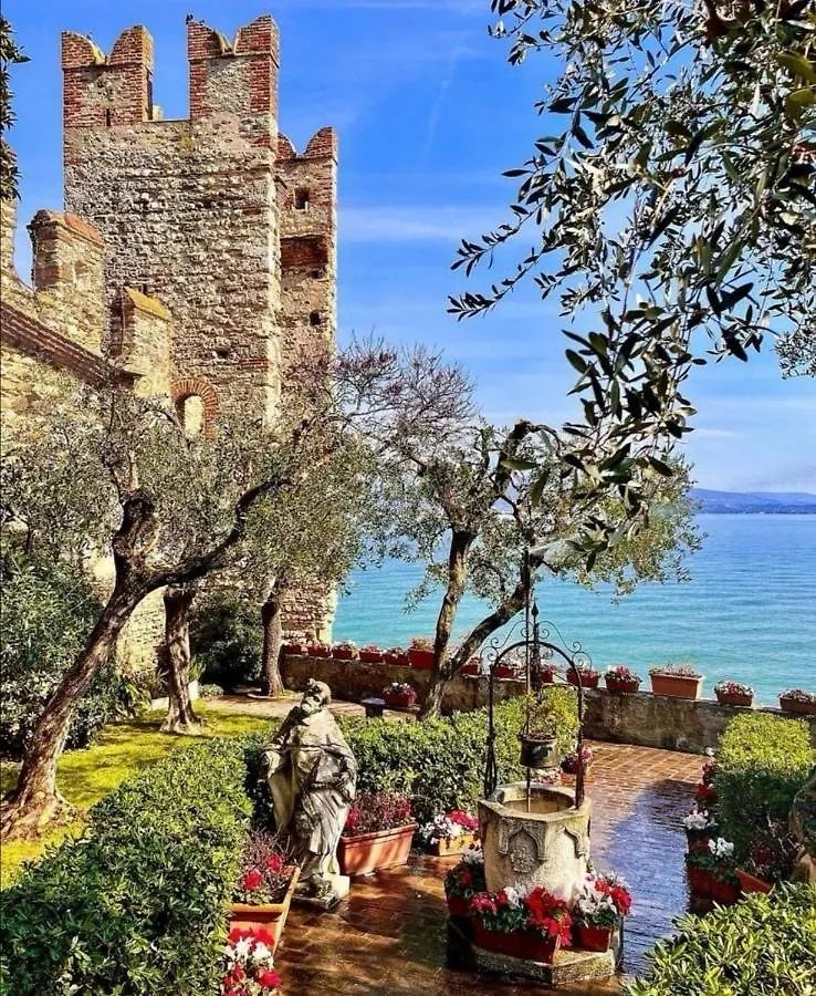 Apartment Sorridi Al Lago Sirmione Italy