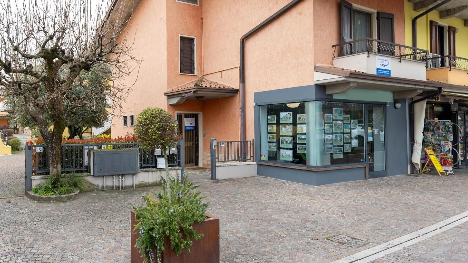 Apartment Sorridi Al Lago Sirmione Italy